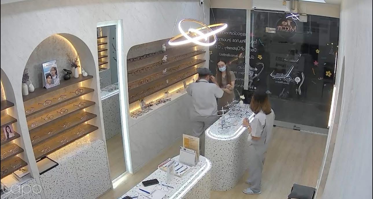 ภาพรีวิวลูกค้า The Moon Eye Care 16